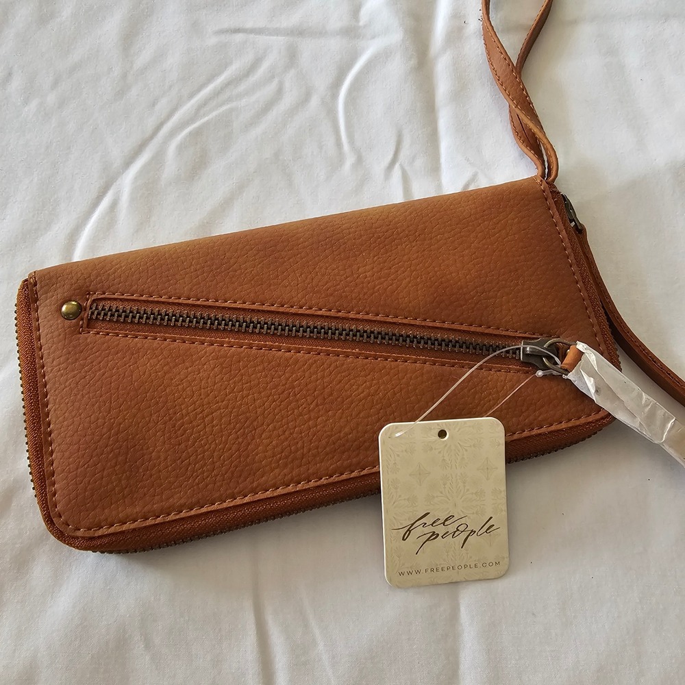 Free People Brown Vegan Leather Zip Around Wristlet Wallet OB1676275 NEW